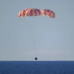 Phi vụ Artemis II bay ngang Mặt trăng trở về Trái đất an toàn